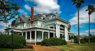 Visual representation of the most expensive house in the world, symbolizing opulent luxury real estate